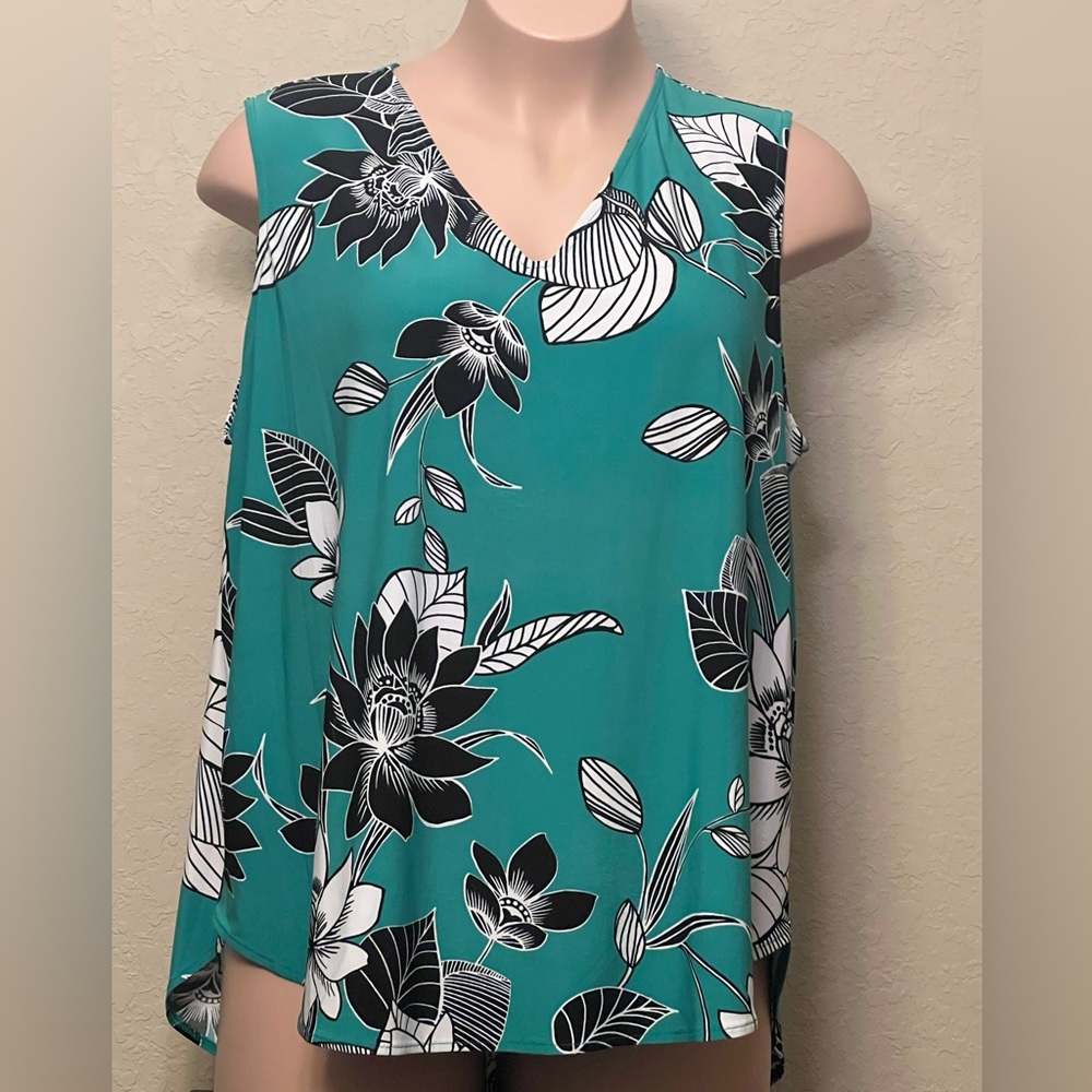 Ladies sleeveless top